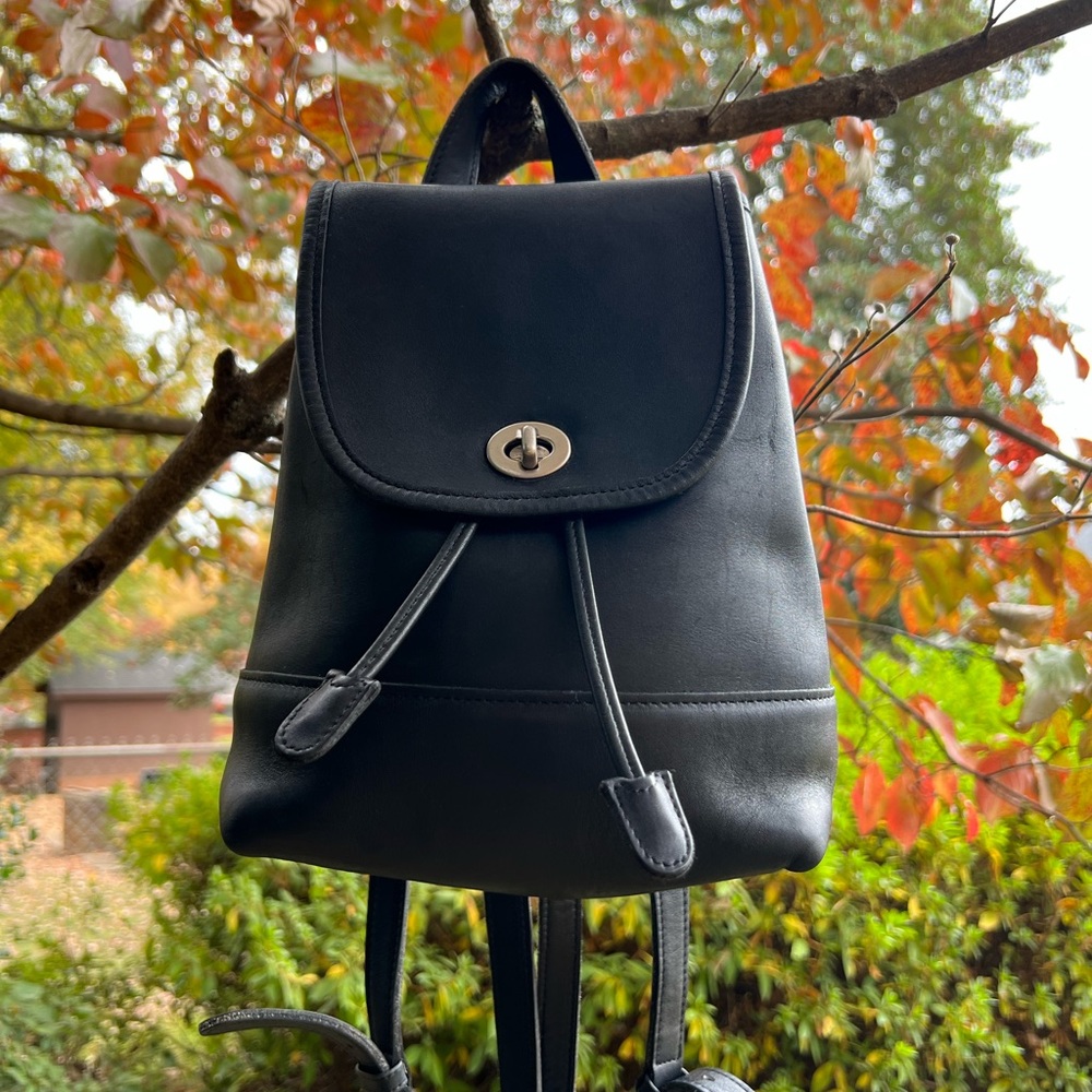 Vintage Coach 9960 mini daypack backpack smooth leather black and silver nice!!